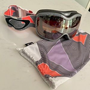 Oakley Women’s White/Orange Snowboard Goggles